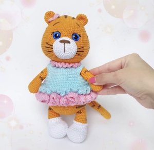 Rękodzieło - tygrys wykonany na szydełku