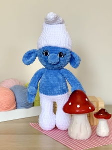 WYPRZEDAŻ Rękodzieło - Smerf wykonany na szydełku