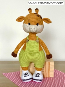 Rękodzieło - żyrafa wykonana na szydełku