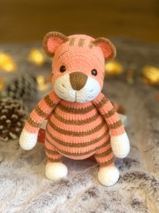 Rękodzieło - tygrys wykonany na szydełku