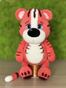 Rękodzieło - tygrys wykonany na szydełku