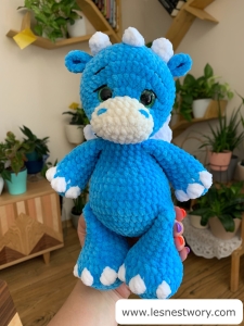 Rękodzieło - smok, wykonany na szydełku