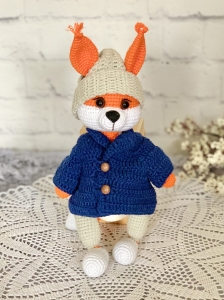 Rękodzieło - wiewiórka wykonana na szydełku