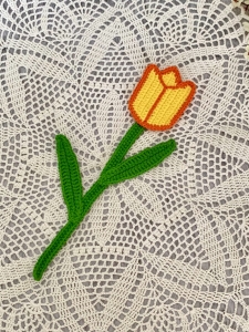 Rękodzieło - zakładka do książki tulipan