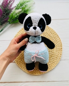 Rękodzieło - panda wykonana na szydełku