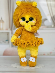 Rękodzieło -pszczoła wykonana na szydełku