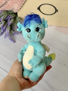 Rękodzieło - smok wykonany szydełkiem