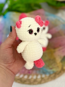 Rękodzieło - kot wykonany szydełkiem 