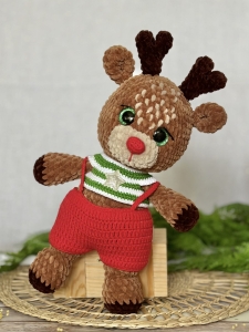 Rękodzieło -  renifer wykonany szydełkiem