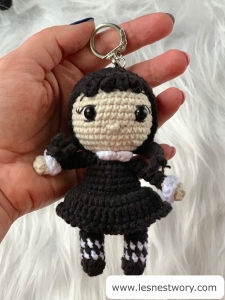 Rękodzieło - brelok/zawieszka lalka wykonana szydełkiem