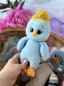 Rękodzieło - pingwin wykonany na szydełku