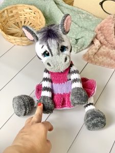 Rękodzieło - zebra wykonana szydełkiem