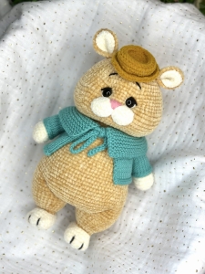 Rękodzieło -  chomik wykonany szydełkiem