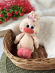 Rękodzieło - kaczka wykonana szydełkiem