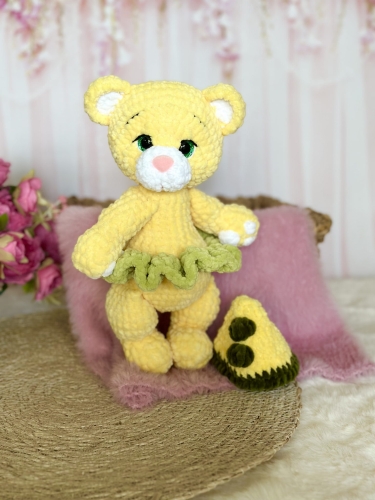 ręcznie robiony, miś szydełkowy do przytulania, personalizowany miś szydełkowy, amigurumi miś, rękodzieło dla dzieci, zabawka sensoryczna, prezent handmade, unikalna zabawka, dekoracja pokoju dziecięcego, ekologiczna zabawka