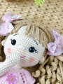 lalka szydełkowa, ręcznie robiona lalka, lalka handmade, lalka amigurumi, prezent dla dziecka rękodzieło, lalka z włóczki, personalizowana lalka szydełkowa, lalka na zamówienie, lalka robiona na szydełku, unikatowa lalka handmade