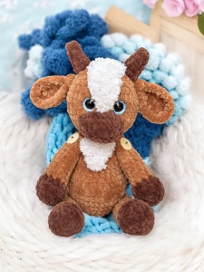 Rękodzieło - żubr wykonany szydełkiem